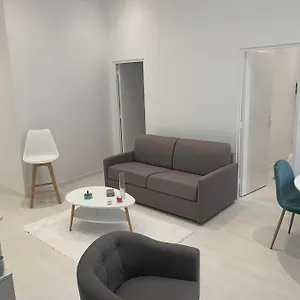 https://gustave.fr-provencehotel.com