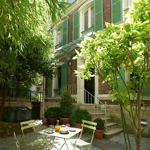 Maison Lepic Montmartre Отель Париж