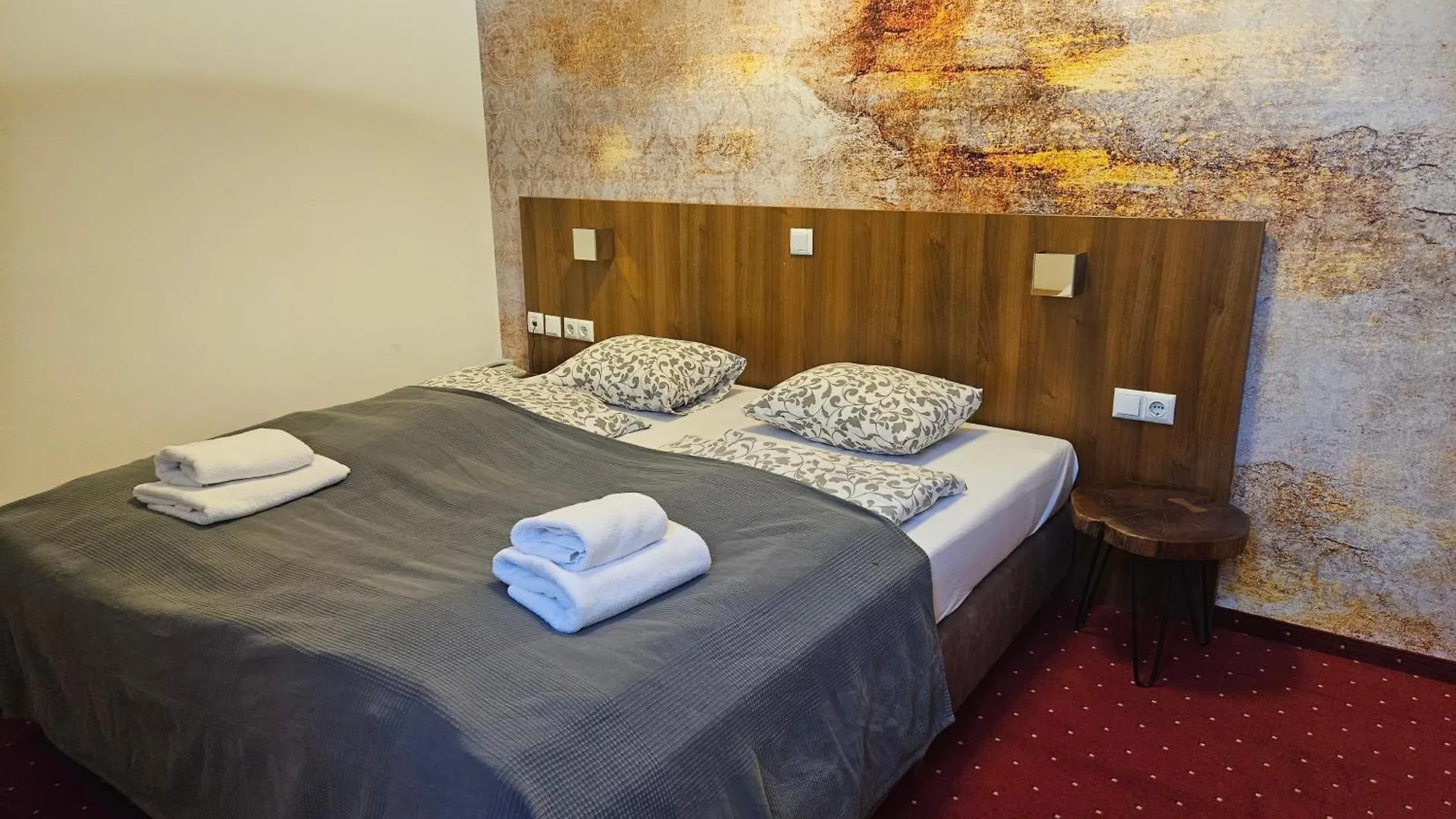 Hotel Klimt contacts